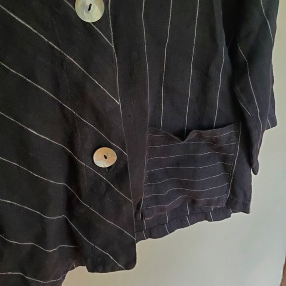 Willow Linen Oversized Lagenlook Button Down Tp - Picture 2 of 6